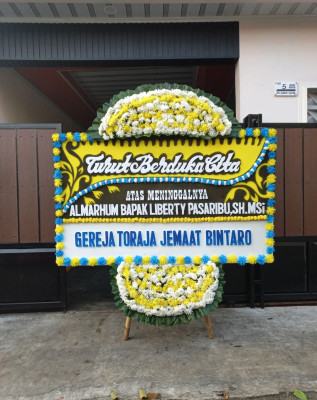Papan Bunga Duka di Sadeng